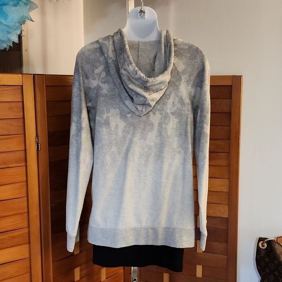 Maurices brand camouflage hoodie - Picture 4 of 12